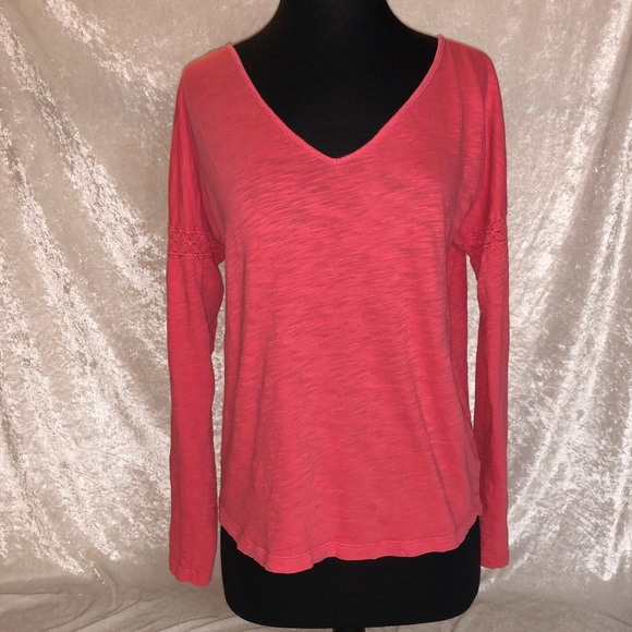 GAP top - Picture 1 of 6